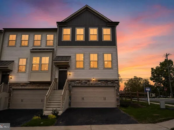 100 Beacon Ct #10405, Royersford, PA 19468