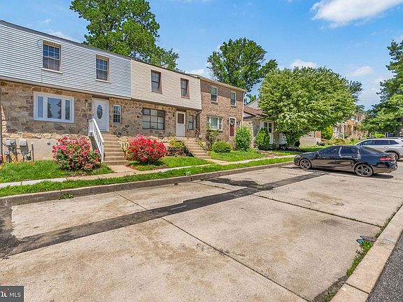 2nd image of 643 Saint Anthony Ln