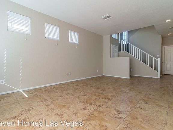2nd image of 6039 Clovelly St