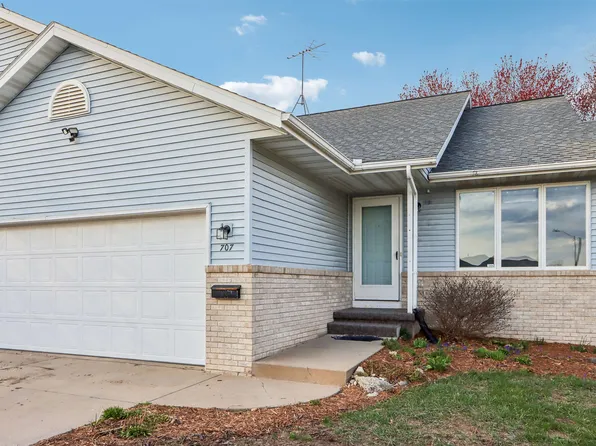 707 Forest Glen Cir, Prairie Du Sac, WI 53578