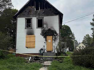 2 Maple St, Hillsboro, NH 03244