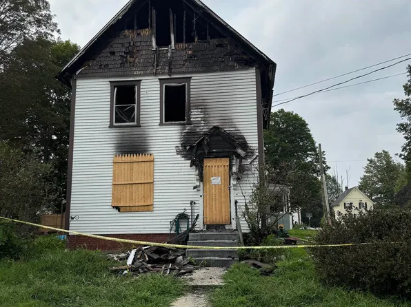 2 Maple Street, Hillsborough, NH 03244