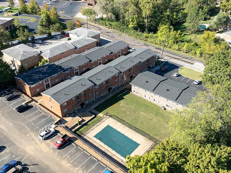Clydesdale Apartments — Photo 15