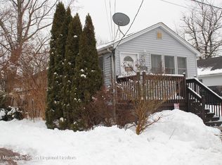 25 Wood Ave, Port Monmouth, NJ 07758