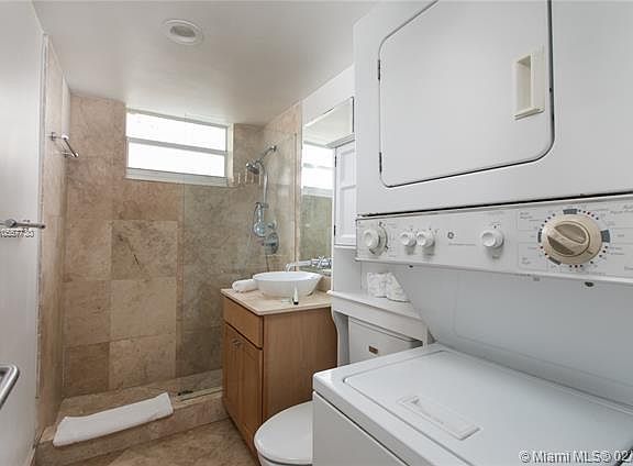 4th image of 751 Collins Ave #5