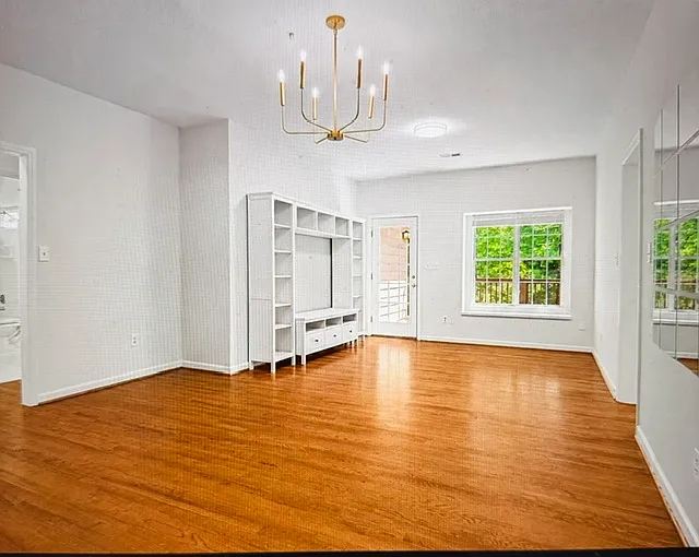 3 bed, 1760 sqft, $2,400 — Photo 3