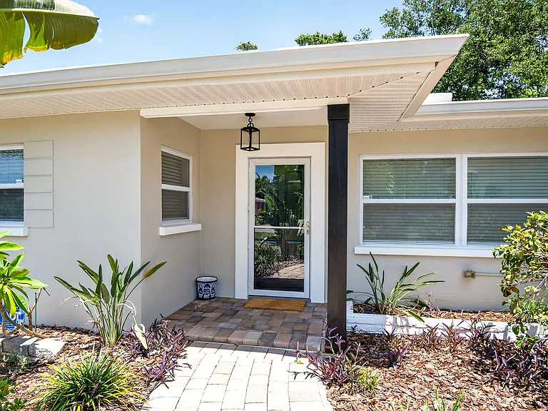 1521 San Roy Dr — Photo 3