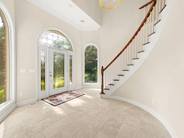 807 Candlewood Trl, Chattanooga, TN 37421