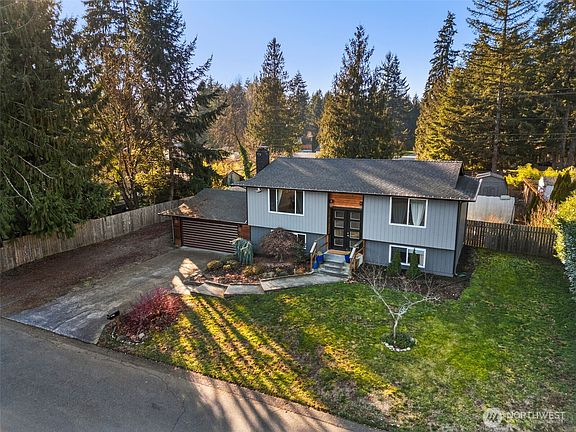 2nd image of 12702 214th Avenue Ct E