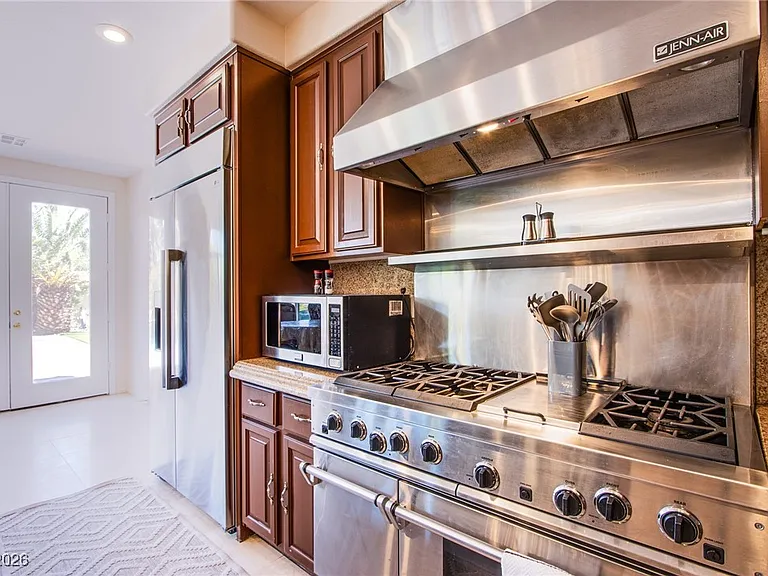 8808 Tierra Hope Ct — Photo 12