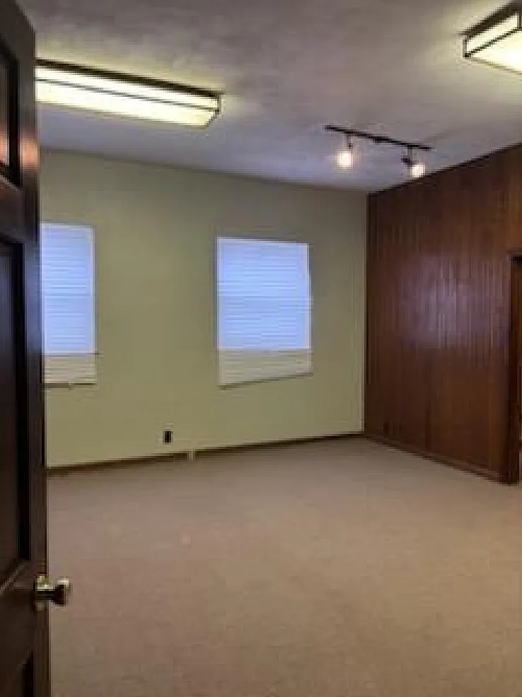 2 bed, $1,100 — Photo 2