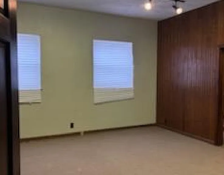 801 Range Ln #2 — Photo 2