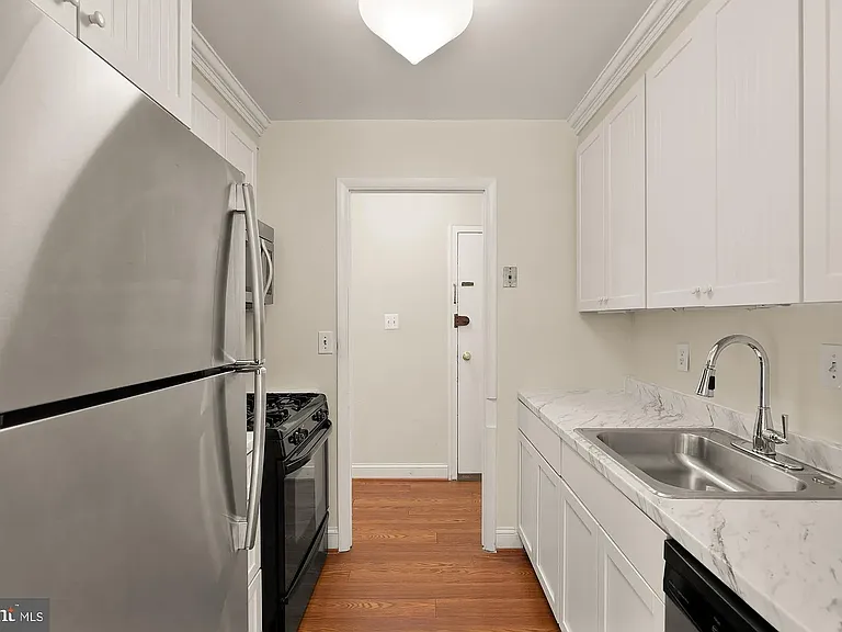 3975 Lyndhurst Dr #103 — Photo 8