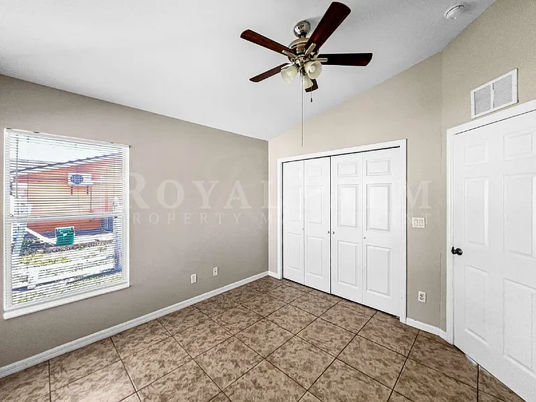 2130 NE 8th Pl — Photo 30