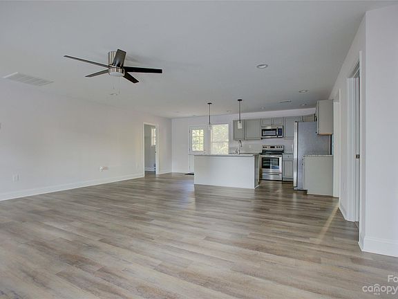 4th image of 1314 Harris St