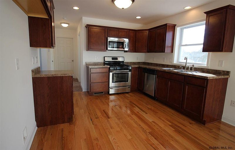 4th image of 2065 RENSSELAER Avenue