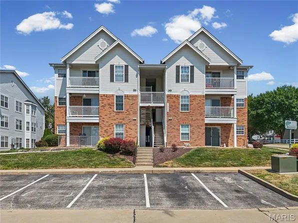 1209 Woodland Point Dr APT B, Saint Louis, MO 63146