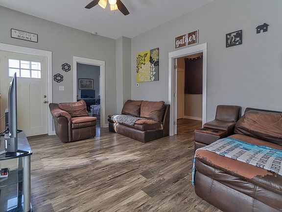 4th image of 615 N 10th Ave