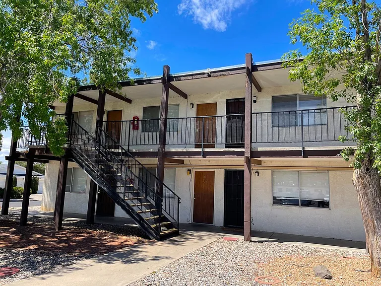 1008 Alvarado Dr SE — Photo 2