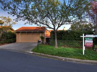 2 Wingfoot St, Moraga, CA 94556