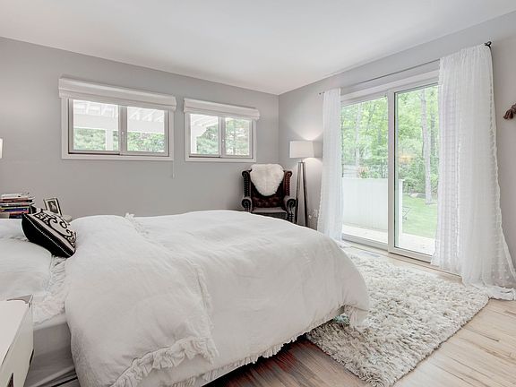4th image of 24 Woodpink Dr