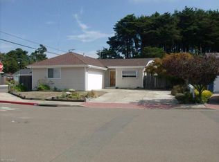 100 Hocker Ln, Fort Bragg, CA 95437
