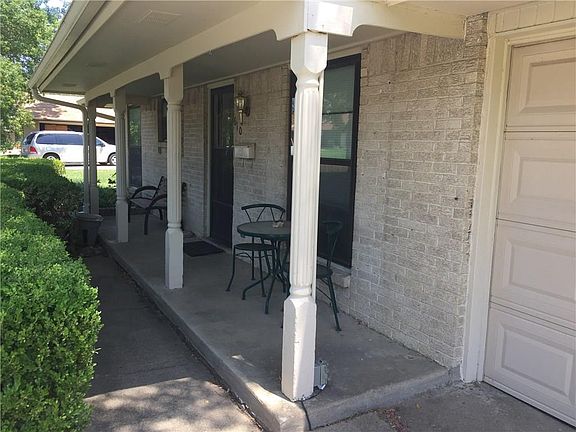3rd image of 610 Brookview Dr