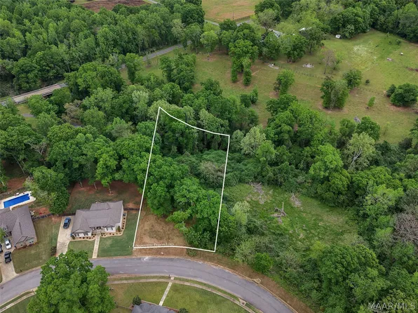 1611 Dominick Rd, Prattville, AL 36067