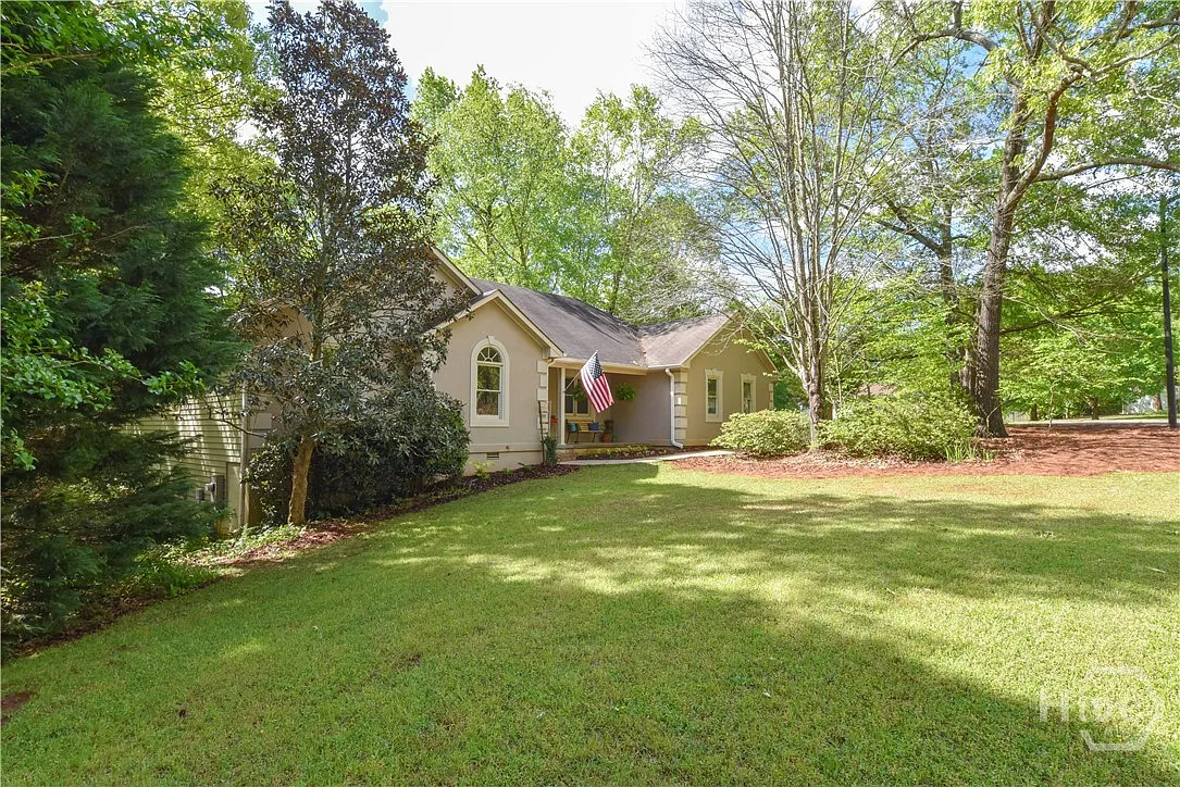 3 bed, 2.0 bath, 1525 sqft, $2,000 — Photo 1