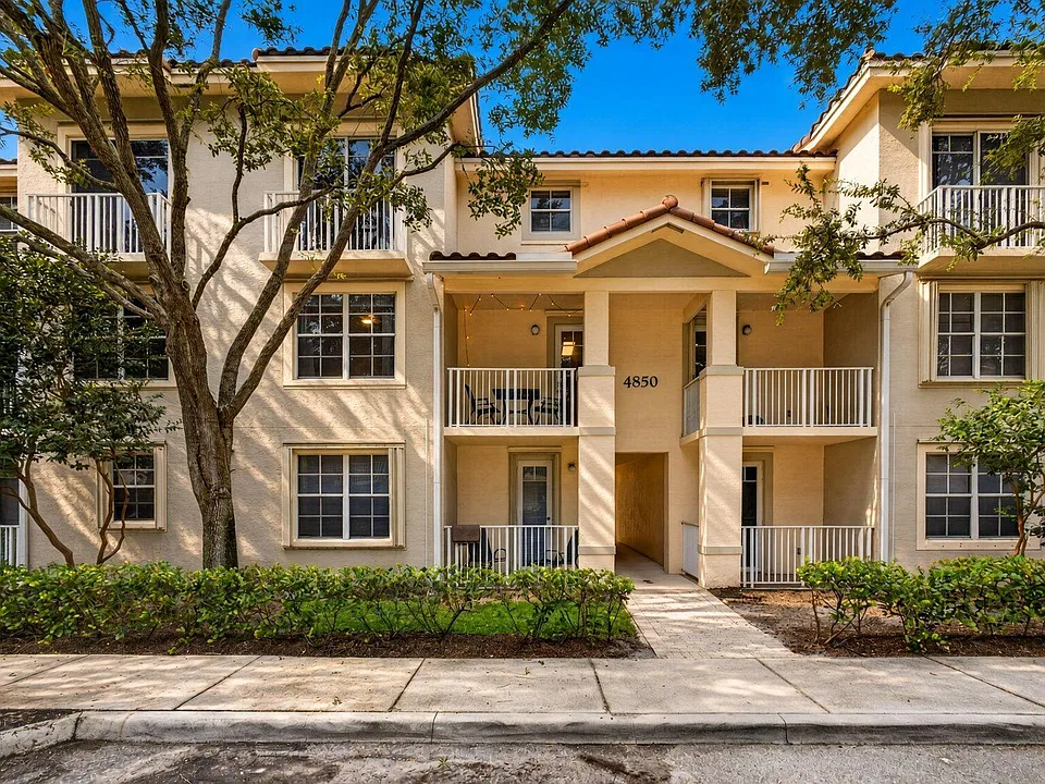 4850 Chancellor Dr #21