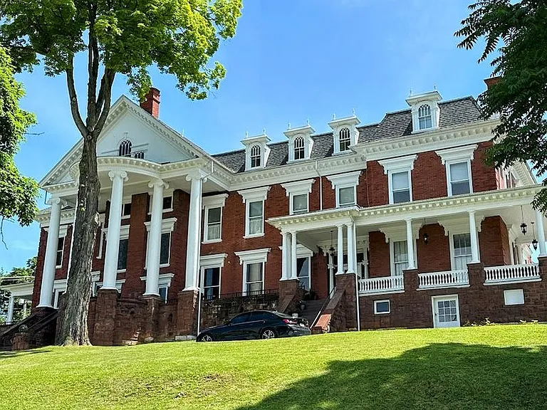 254 N Allegheny St — Photo 10