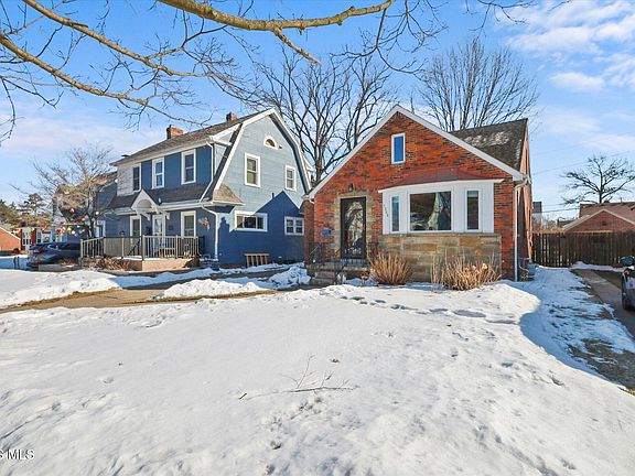 4th image of 3008 Sherbrooke Rd