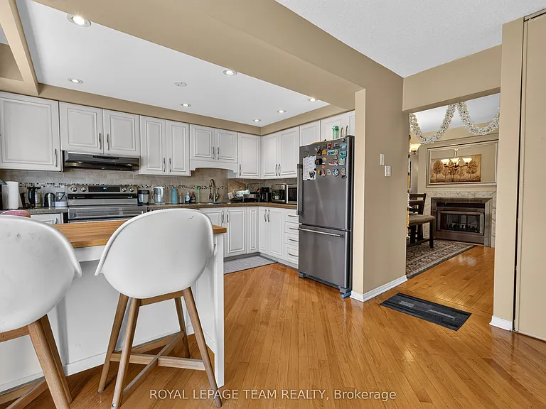 2086 Carling Ave — Photo 12