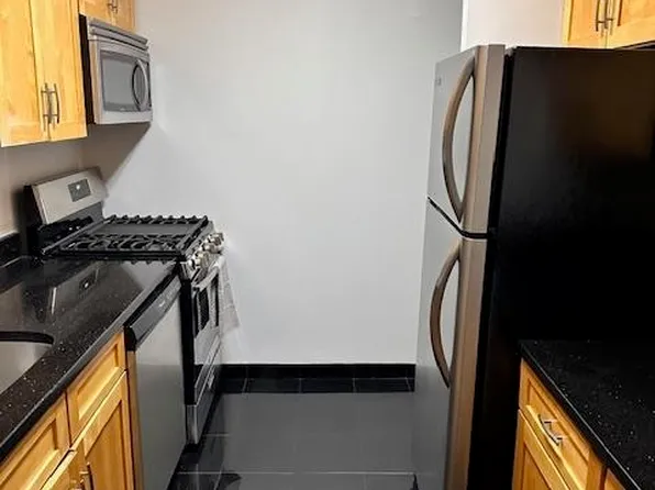 7002 Blvd East image 8 of 42