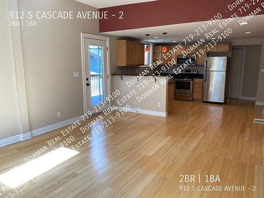 Building Photo - 912 S Cascade Ave #2