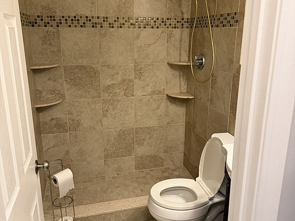 3rd image of 3 Kenmar Dr Unit 3