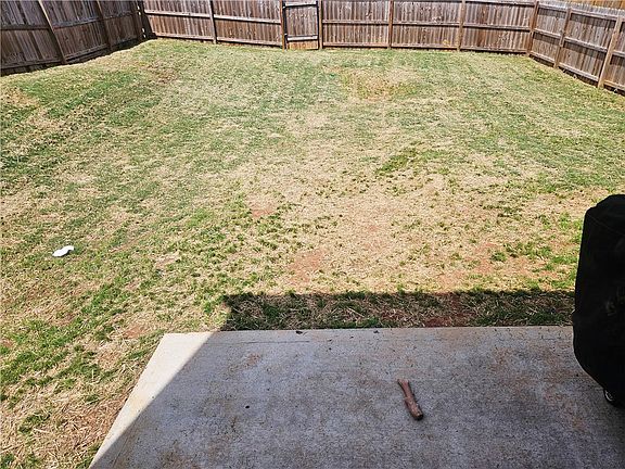 4th image of 902 Ashwood Way