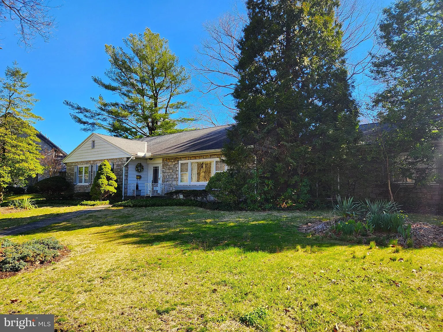 1314 Parkside Dr S photo 1