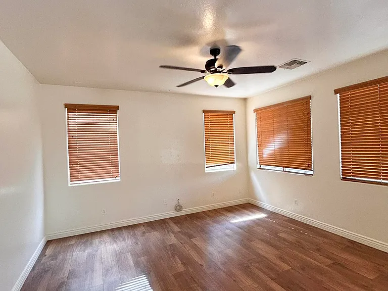 2692 E Vermont Ct — Photo 9