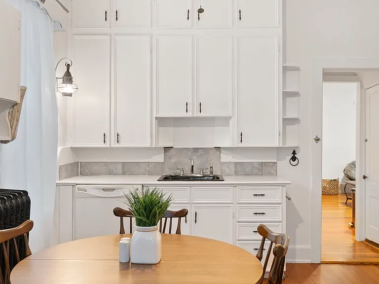 1046 Congress St #1 — Photo 12