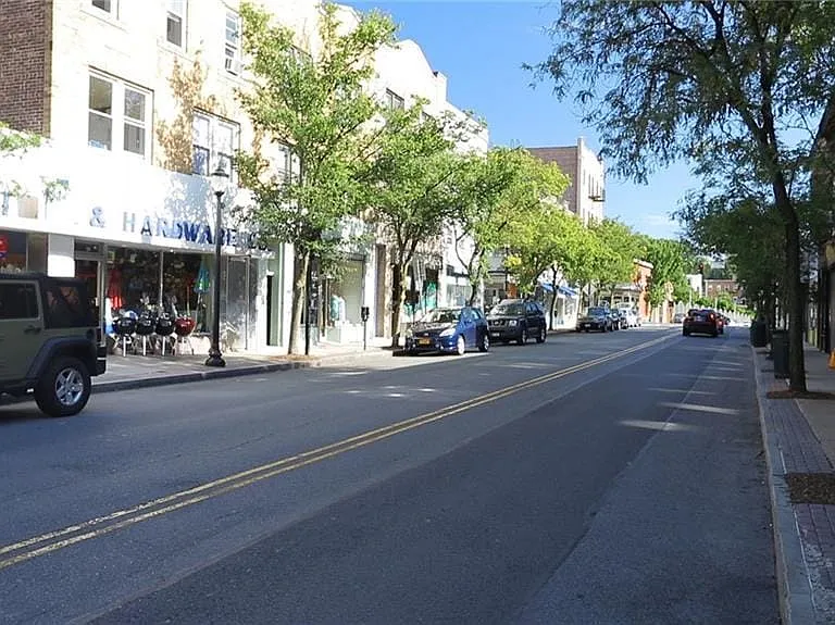 33 Washington Ave #2L — Photo 6
