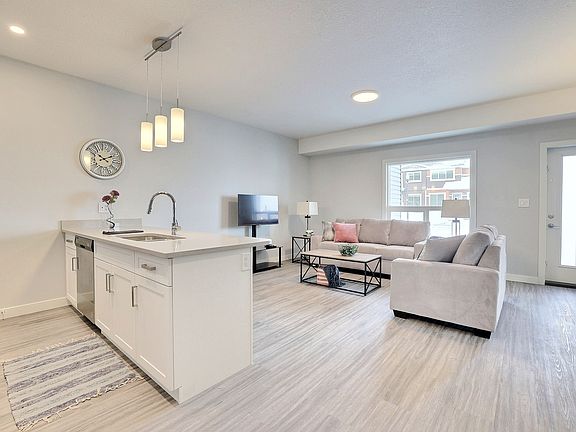 2nd image of 5111 E Primrose Green Dr #511