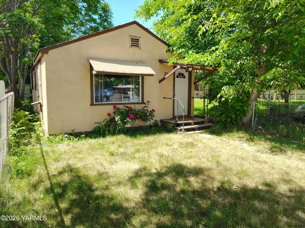 204 Avenue F, Grandview, WA 98930