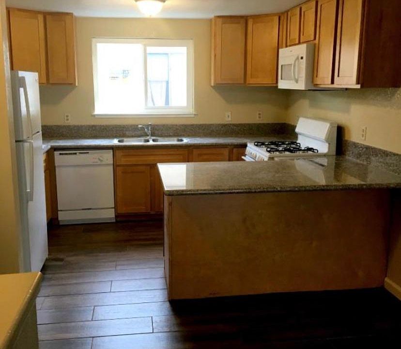 2nd image of 615 N D St
