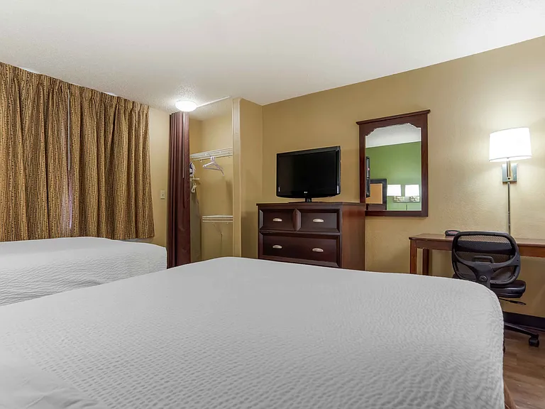 Studio Suite - 2 Full Beds
