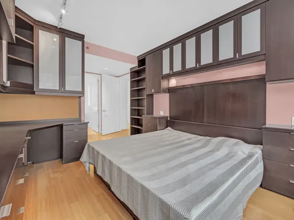 303 East 33rd Street image 7 of 11