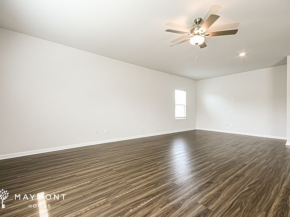 4th image of 267 Clydesdale Cir
