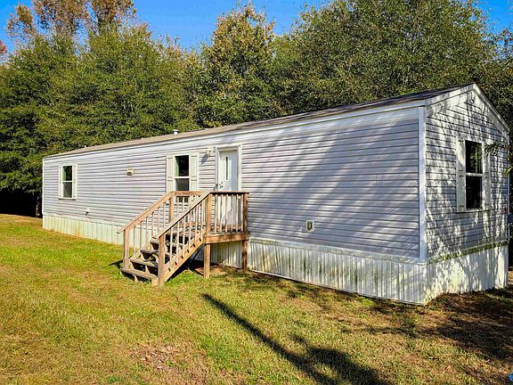 2nd image of 3422 Lawrence Cove Rd