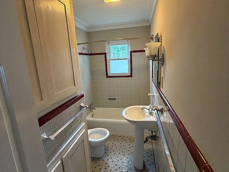 520 Fairview Ave — Photo 8