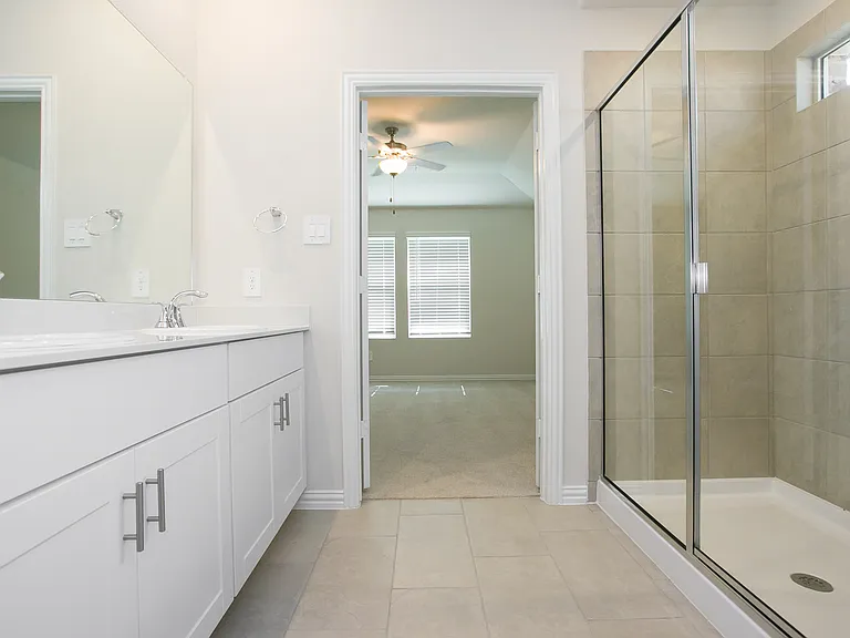 404 Castle Rd — Photo 13